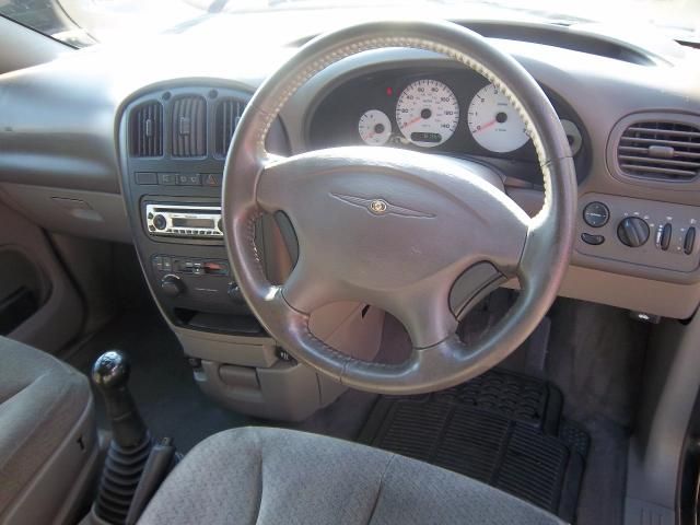 2003 CHRYSLER VOYAGER 2.4 image 4
