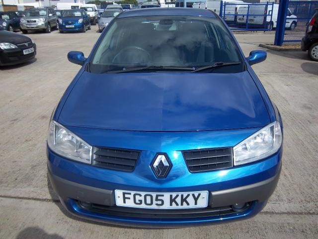 2005 RENAULT MEGANE 1.9 DYNAMIQUE DCI image 2