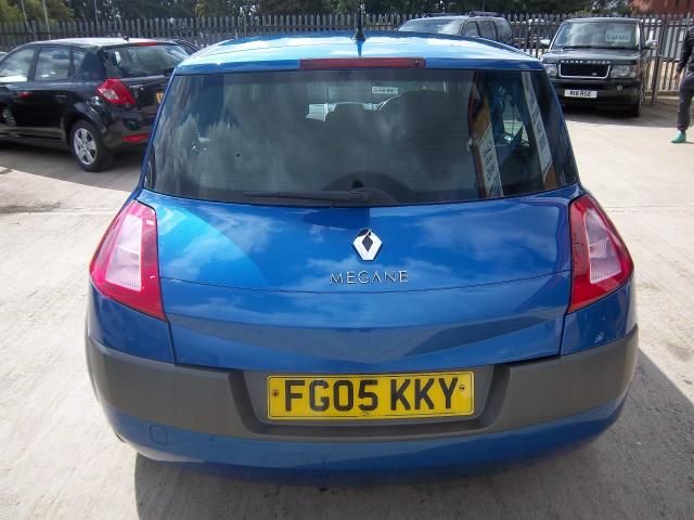 2005 RENAULT MEGANE 1.9 DYNAMIQUE DCI image 3
