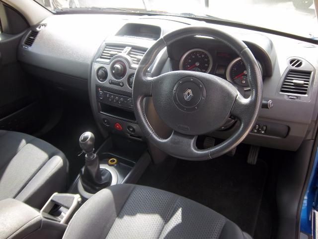 2005 RENAULT MEGANE 1.9 DYNAMIQUE DCI image 4