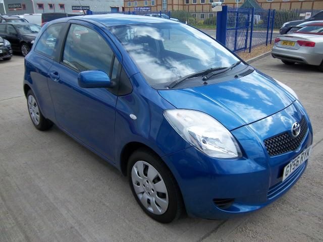 2006 TOYOTA YARIS 1.3 image 1