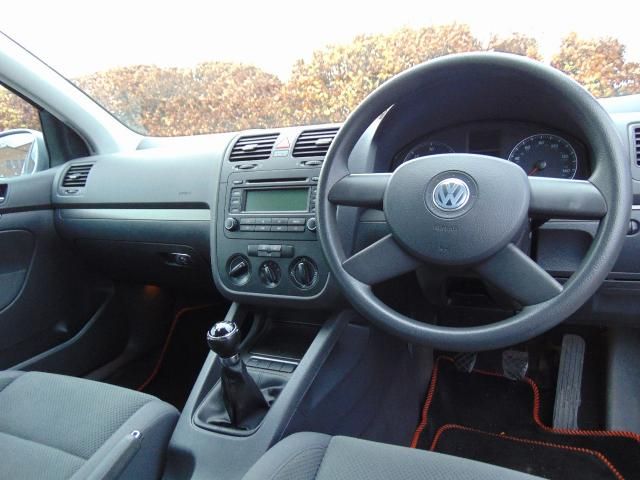 2004 VOLKSWAGEN GOLF 1.9 SE TDI image 4