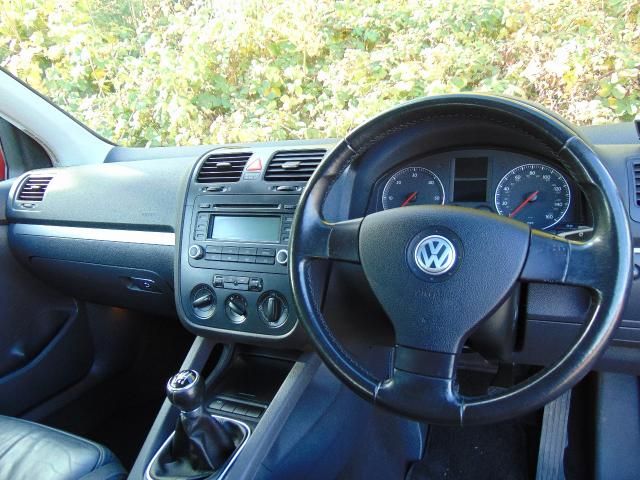 2005 VOLKSWAGEN GOLF 2.0 GT TDI 3d image 4