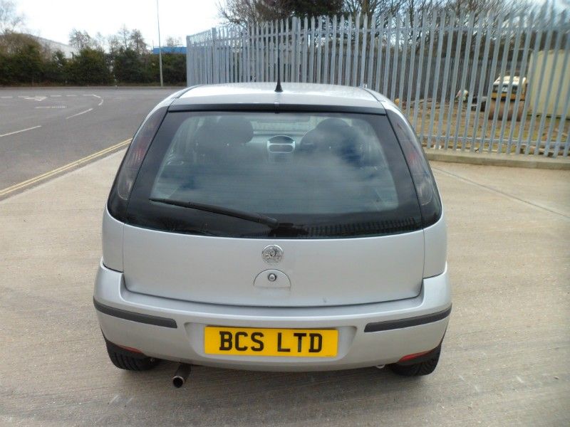 2005 Vauxhall Corsa 1.2i 16v SXi image 3