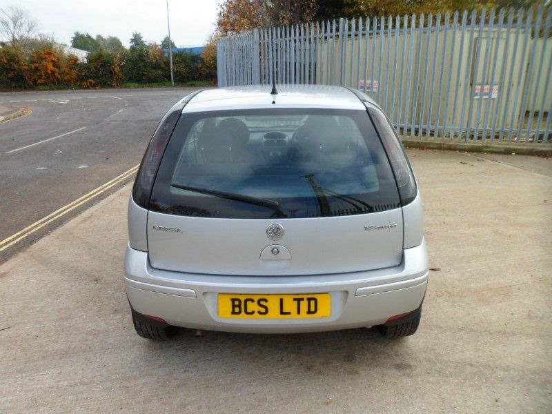 2006 Vauxhall Corsa 1.2i 16v Design image 3