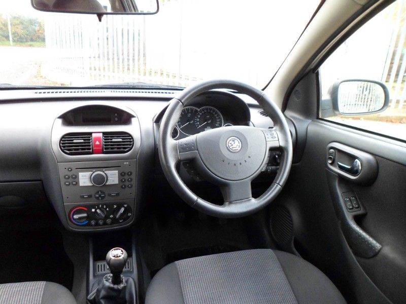 2006 Vauxhall Corsa 1.2i 16v Design image 4