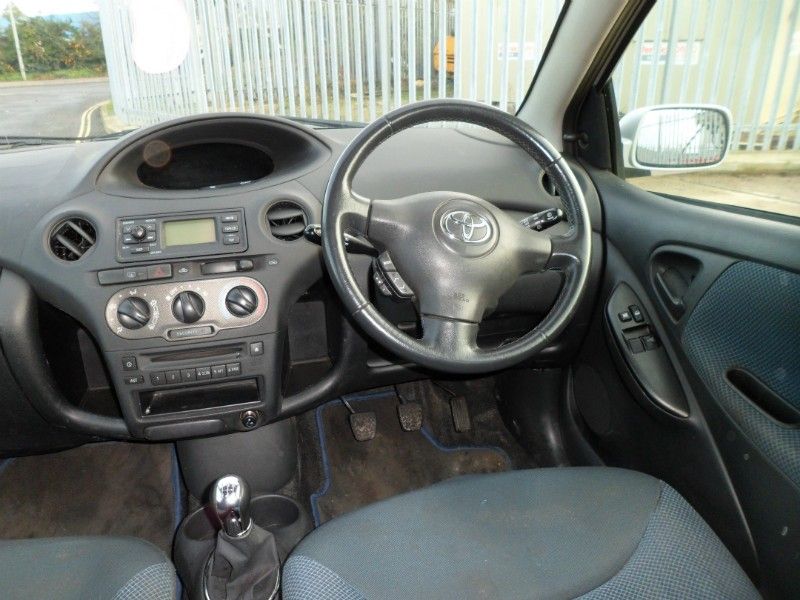 2005 Toyota Yaris 1.0 VVT-i image 4