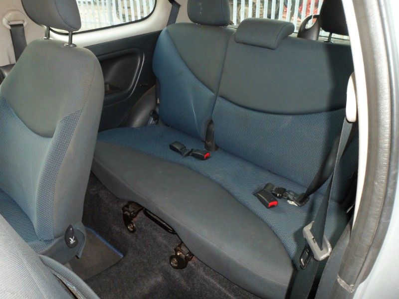 2005 Toyota Yaris 1.0 VVT-i image 5