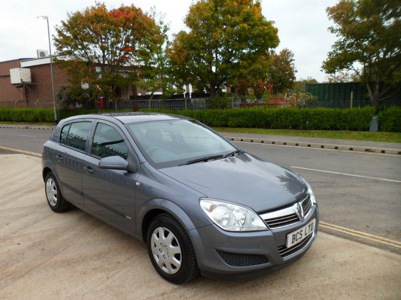 2007 Vauxhall Astra 1.4i 16v image 1