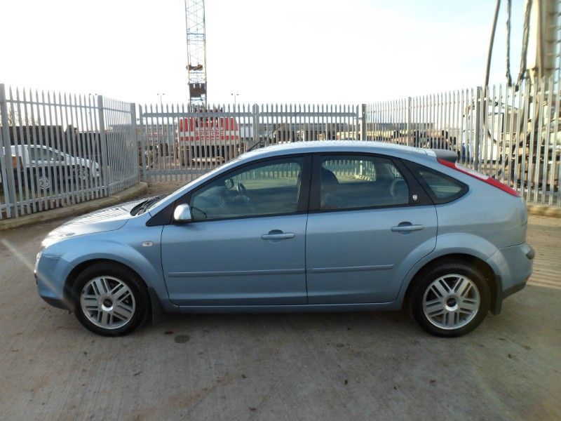 2005 Ford Focus 1.6 115 Ghia image 2