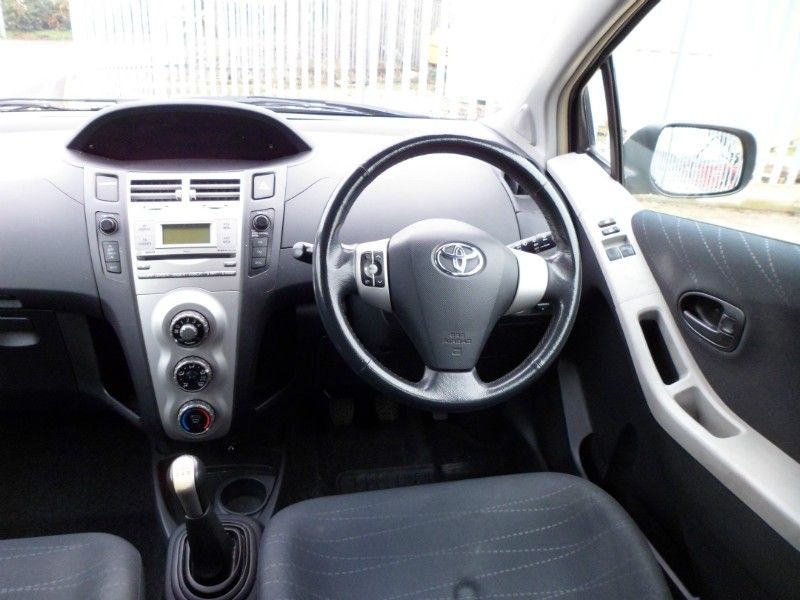 2007 Toyota Yaris 1.3 VVT-i image 4