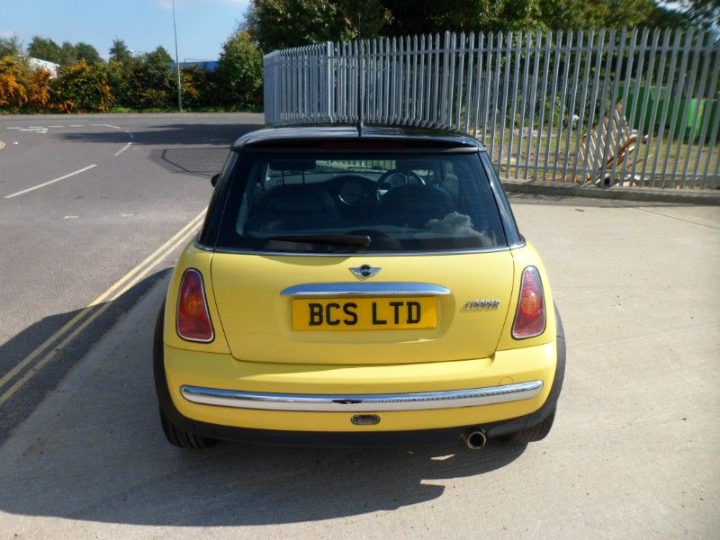 2004 MINI One 1.6 Cooper image 3