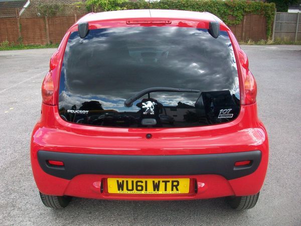 2011 Peugeot 107 Sportium image 3