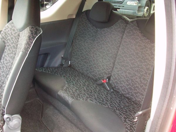 2011 Peugeot 107 Sportium image 5