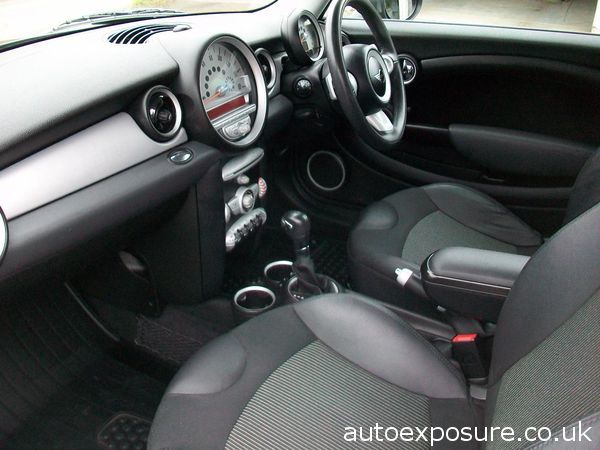 2008 MINI Clubman 1.6 Cooper D Auto image 4
