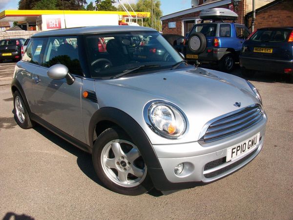 2010 MINI Hatchback 1.6 Cooper D image 1