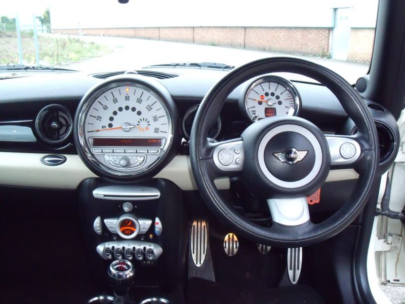 2008 MINI COOPER S JOHN COOPER WORKS image 4