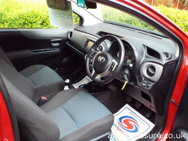 2012 Toyota Yaris 1.33 VVT-i image 3