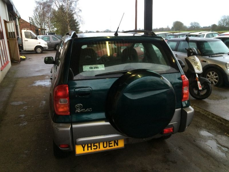 2001 Toyota RAV4 2.0 VVT-i GX 5dr image 3