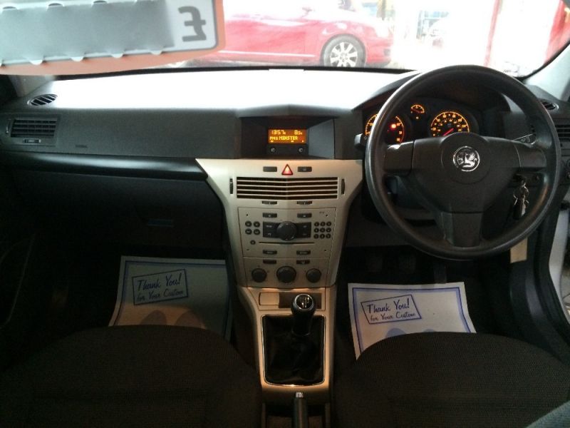 2008 Vauxhall Astra 1.6 i 16v Life 5dr image 4
