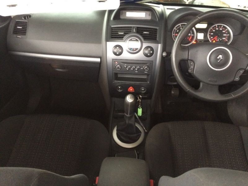 2007 Renault Megane 1.6 VVT Dynamique 2dr image 4