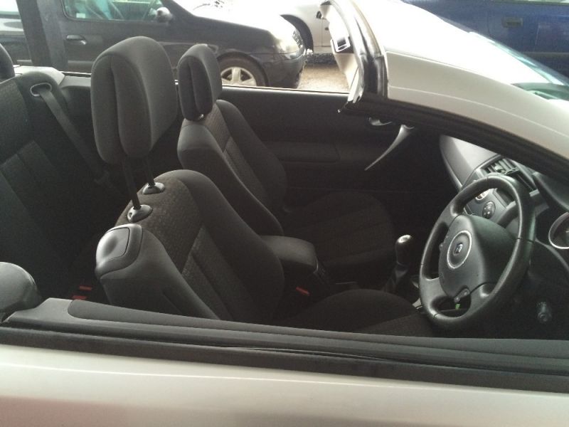 2007 Renault Megane 1.6 VVT Dynamique 2dr image 5