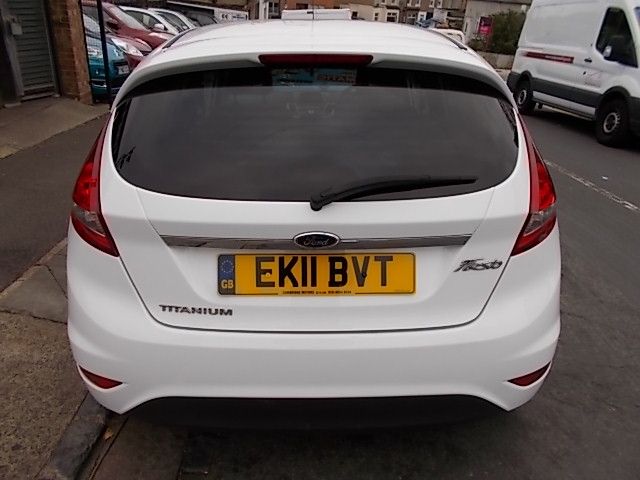 2011 Ford Fiesta 1.4 Titanium image 3