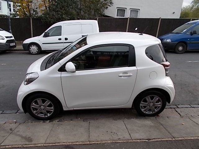 2014 Toyota IQ 1.0 2 image 2