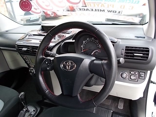 2014 Toyota IQ 1.0 2 image 4