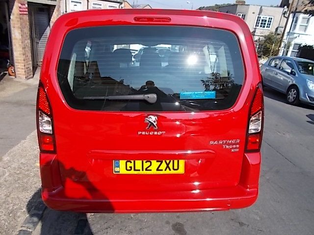 2012 Peugeot Partner Tepee image 3