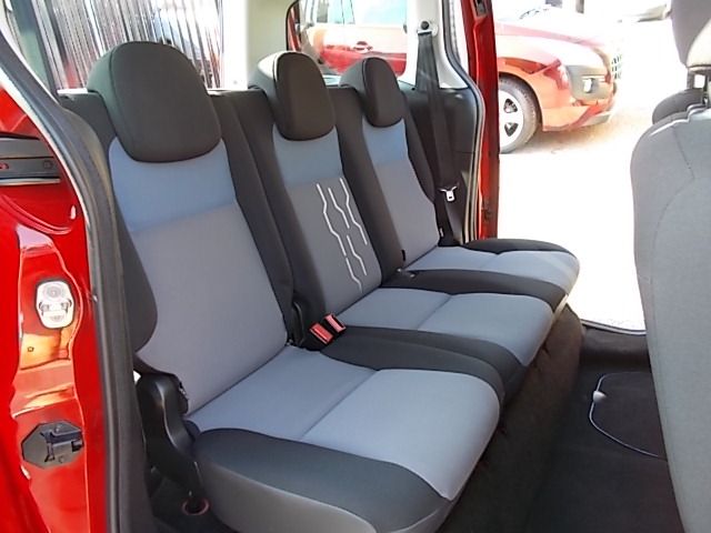 2012 Peugeot Partner Tepee image 5