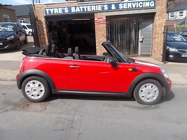 2012 Mini One Convertable image 2