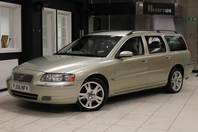 2006 VOLVO V70 2.4 SE image 1
