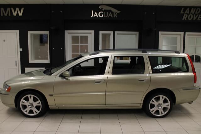 2006 VOLVO V70 2.4 SE image 2