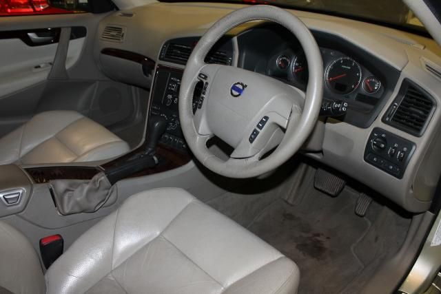 2006 VOLVO V70 2.4 SE image 4