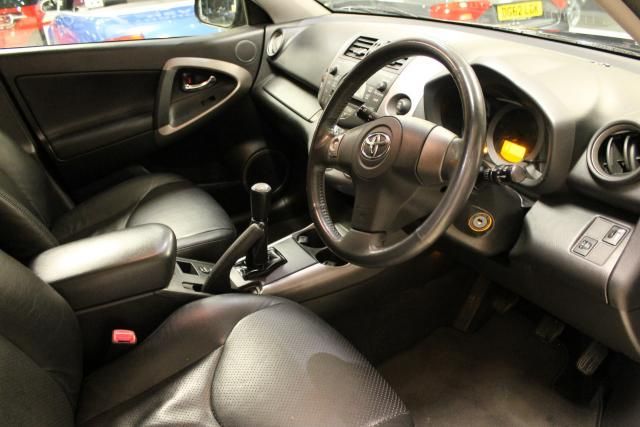 2007 TOYOTA RAV4 2.0 VVTI XTR image 4