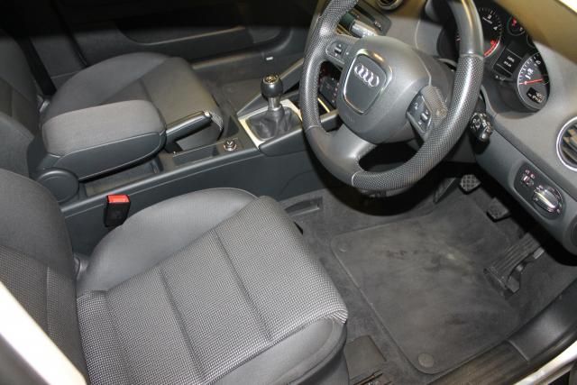 2010 AUDI A3 2.0 TDI SPORT image 4