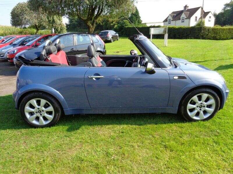 2004 MINI Convertible COOPER 1.6 image 2