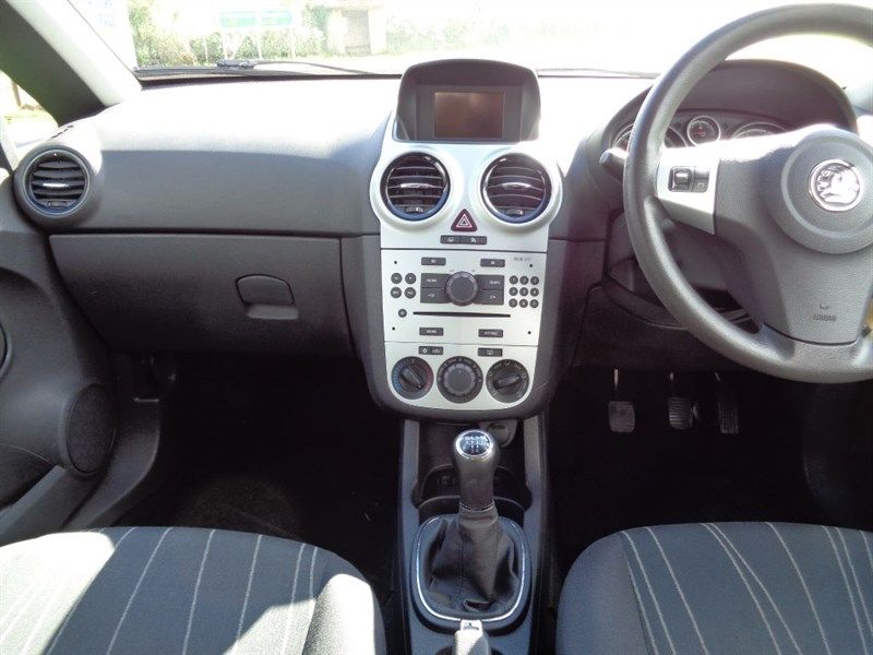 2009 Vauxhall Corsa CLUB A/C CDTI ecoFLEX image 4
