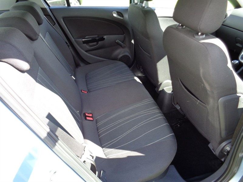 2009 Vauxhall Corsa CLUB A/C CDTI ecoFLEX image 5