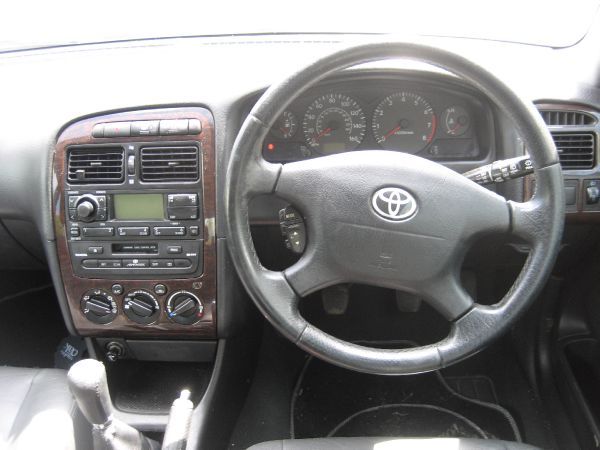 2002 Toyota Avensis 1.8 VVTi CDX image 3