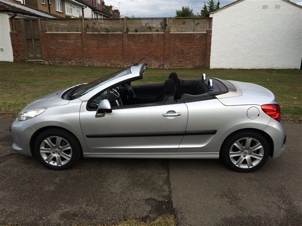 2007 Peugeot 207 CC 1.6 16v Sport 2dr image 2