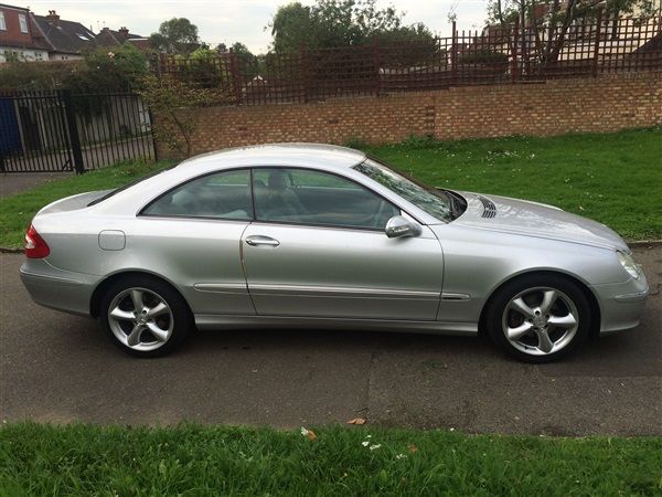 2005 Mercedes-Benz 2.6 CLK240 Elegance 2dr image 2