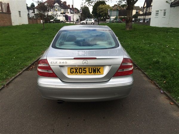 2005 Mercedes-Benz 2.6 CLK240 Elegance 2dr image 3