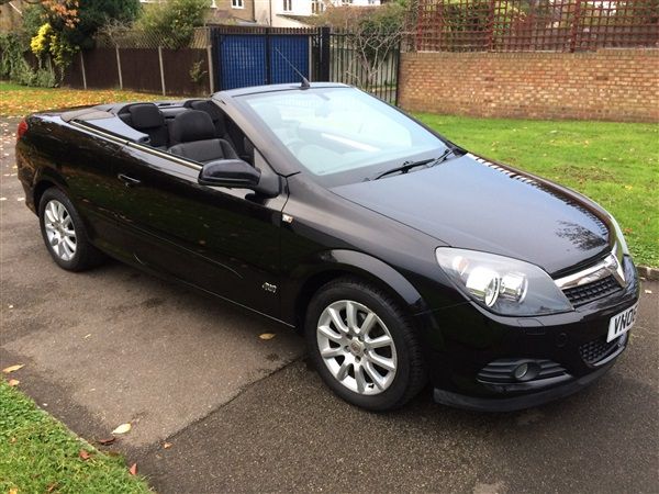 2006 Vauxhall Astra 1.8 Sport Twin Top 2dr image 1