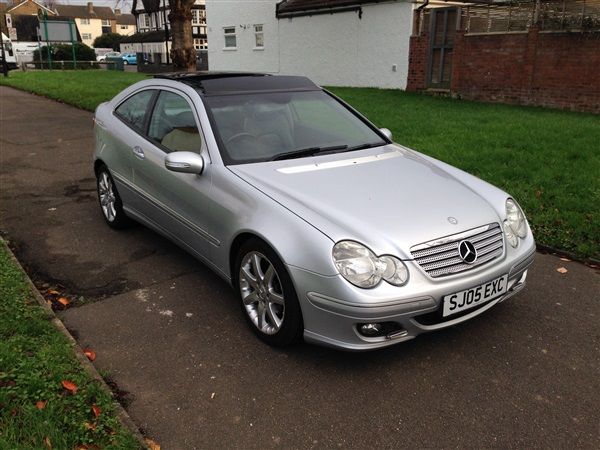 2005 Mercedes-Benz 2.1 C220 CDI SE 2dr image 1