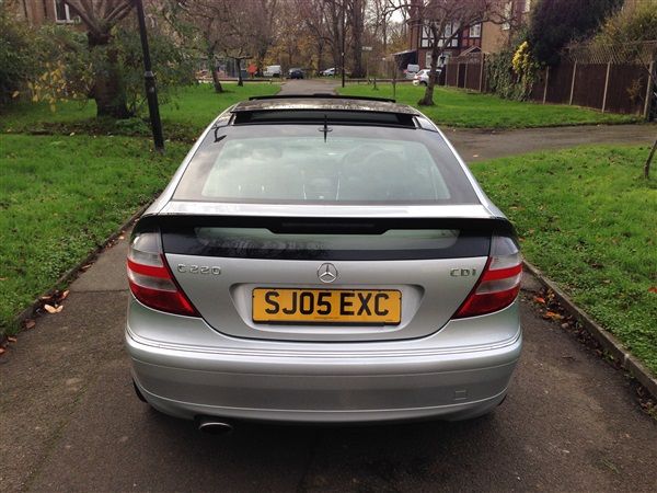 2005 Mercedes-Benz 2.1 C220 CDI SE 2dr image 3