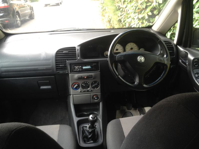 2005 VAUXHALL ZAFIRA BREEZE 16V image 4