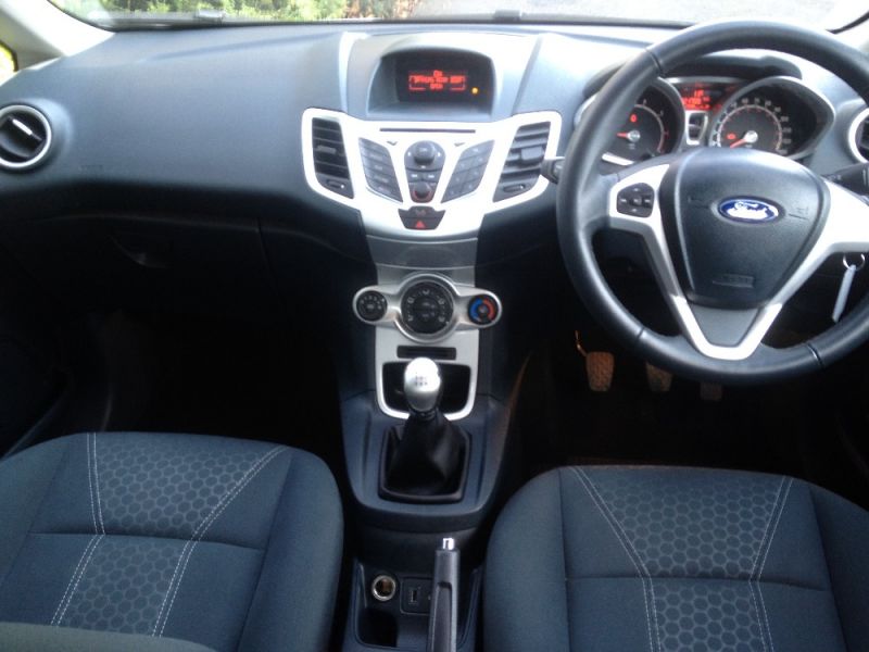 2012 FORD FIESTA ZETEC 16V image 4