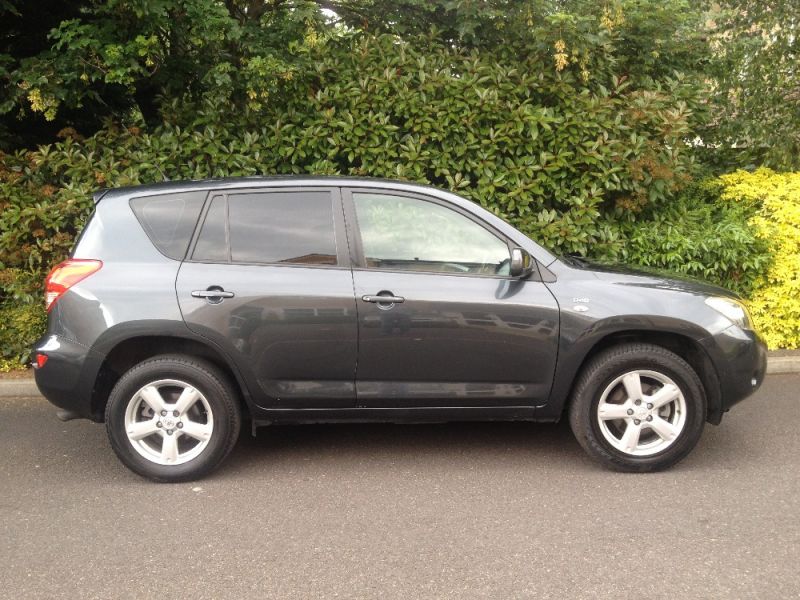 2007 TOYOTA RAV4 XT-R D-4D image 2